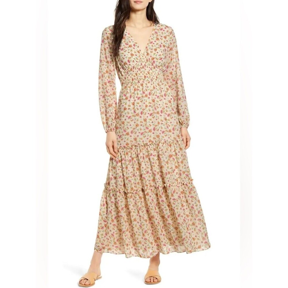 Lost + Wander Love In Bloom Long Sleeve
Floral Maxi Dress $118. size Medium
